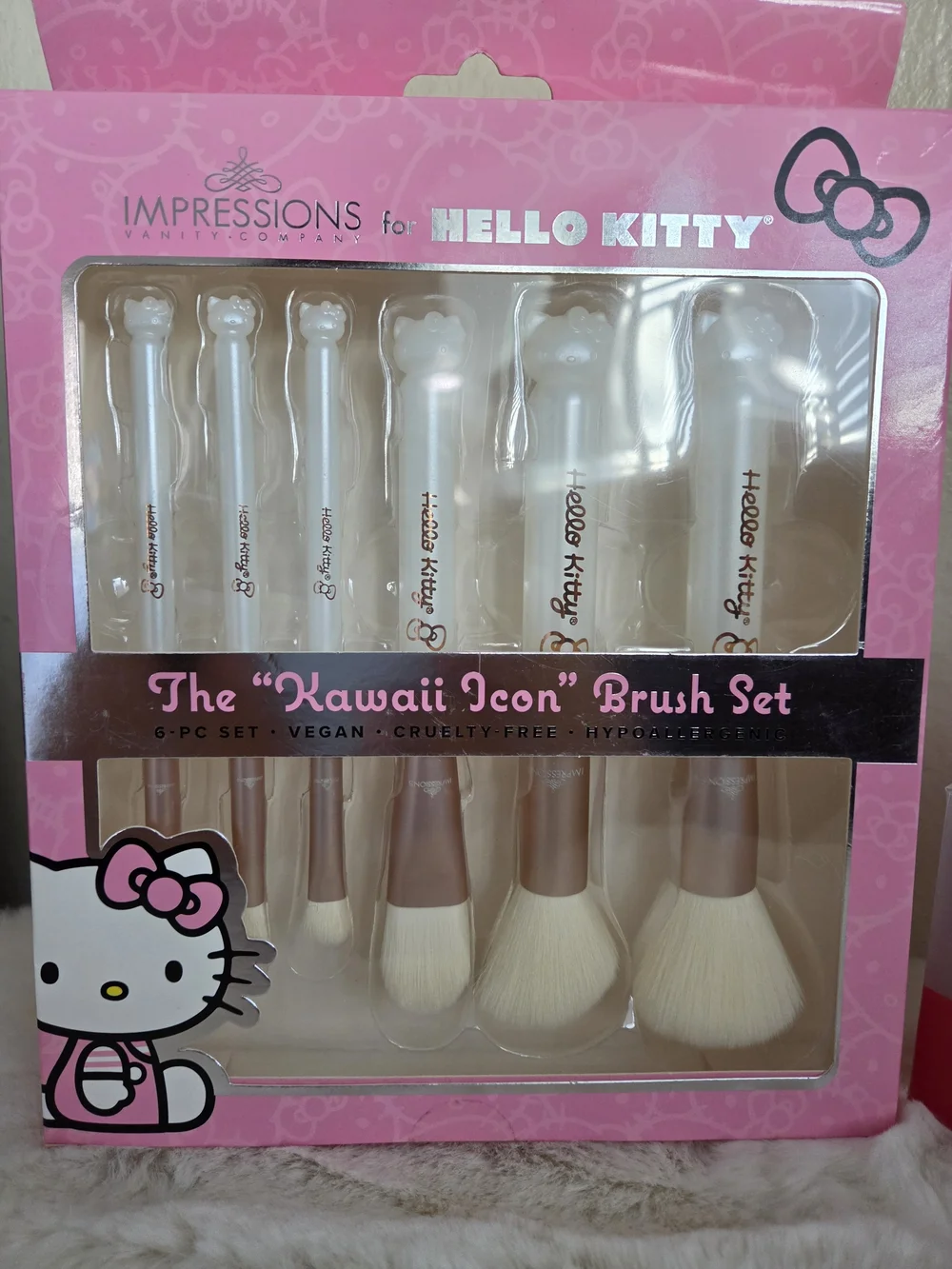 Impressions Hello Kitty Kawaii Icon 6-Piece Makeup Brush Set - Pink & White